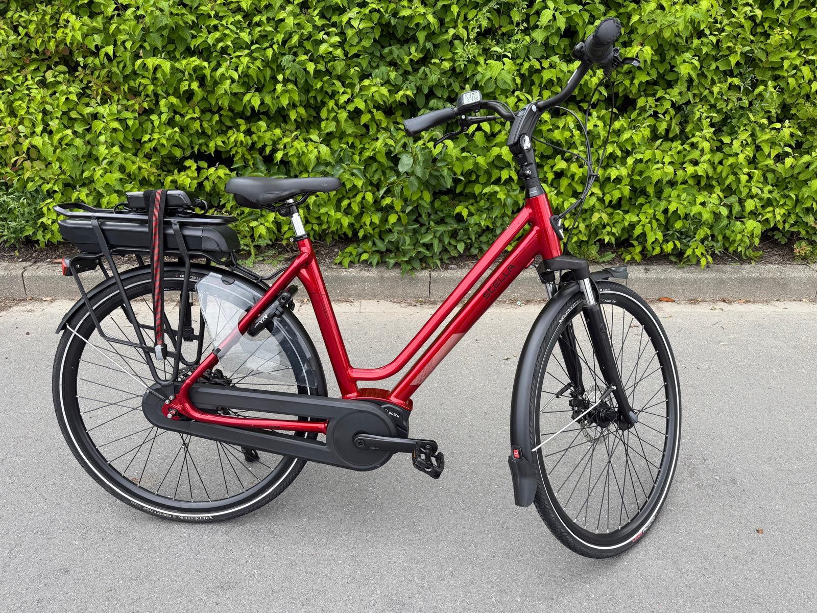 STELLA VICENZA elektrische fiets (bosch active line), Zo goed als nieuw, 51 tot 55 cm, 50 km per accu of meer, Ophalen