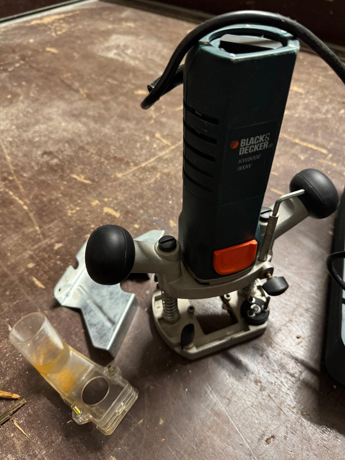 Black & Decker KW800E Bovenfrees 800W met koffer, Ophalen, Gebruikt, Elektrisch, Bovenfrees