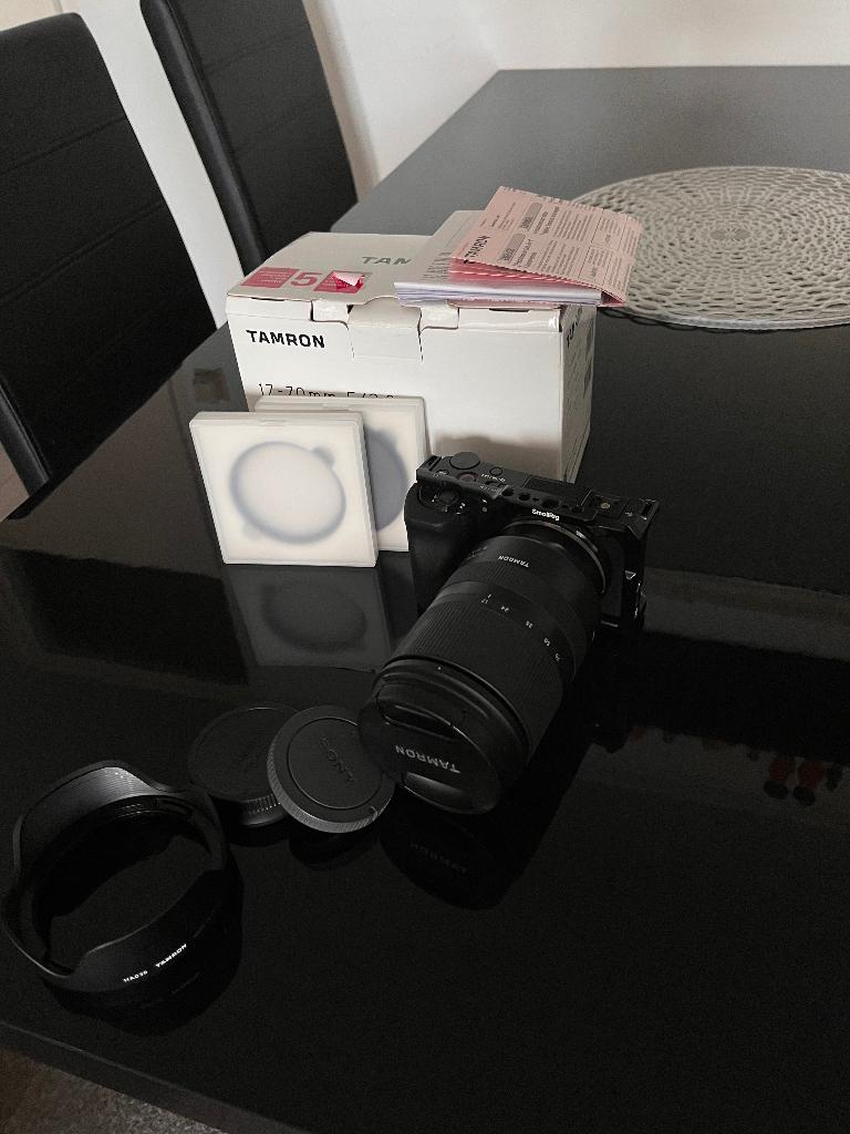 Sony ZV-E10 + Tamron 17-70mm F2.8 & accessoires, Audio, Tv en Foto, Fotografie | Lenzen en Objectieven, Ophalen of Verzenden, Zo goed als nieuw