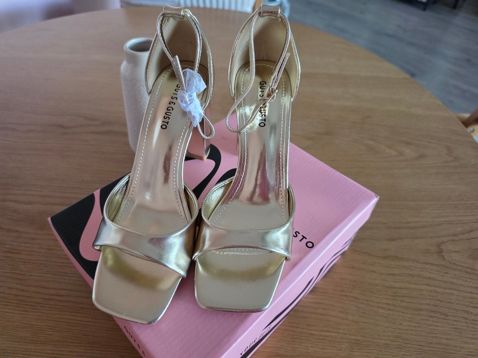nieuwe sandalen met hak, Kleding | Dames, Schoenen, Ophalen of Verzenden, Nieuw, Overige kleuren, Sandalen of Muiltjes