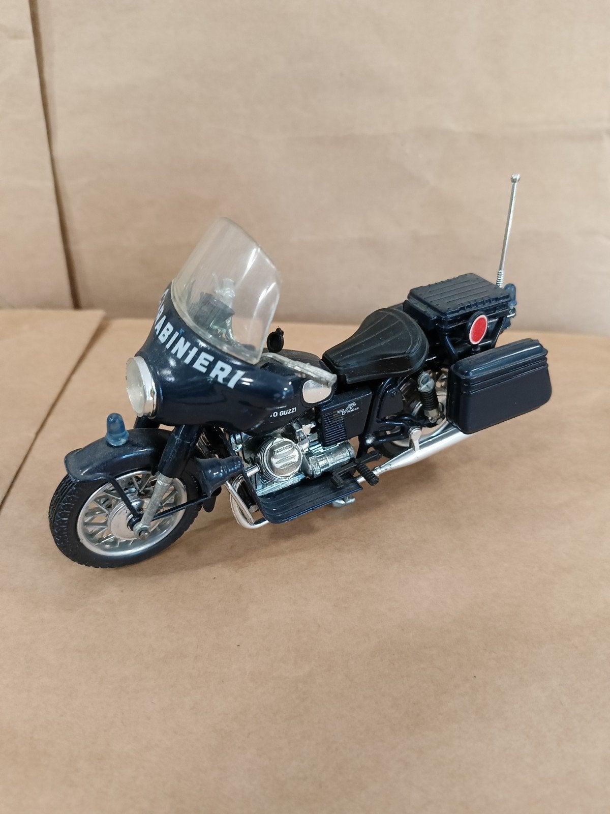 Polistil Italiaanse politie Moto Guzzi jaren 80, Hobby en Vrije tijd, Ophalen of Verzenden, Motor