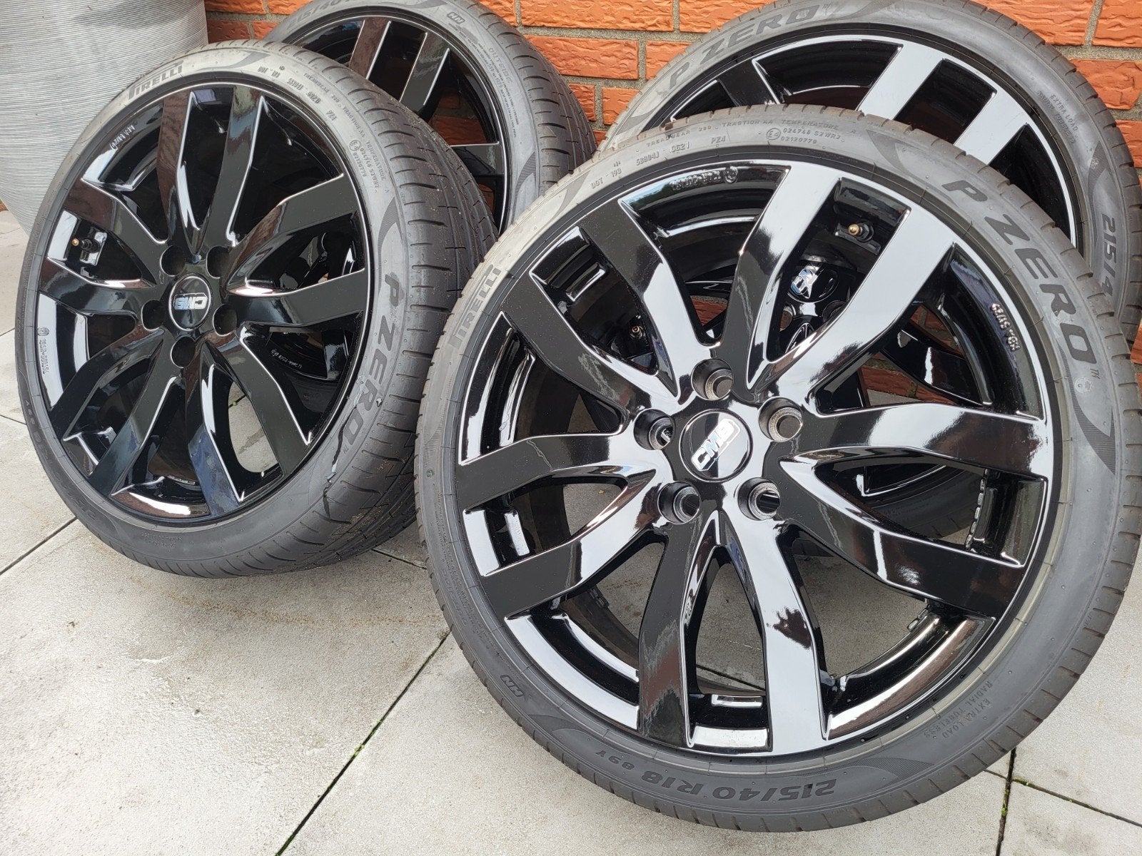 Toyota Corolla velgen met Pirelli zomerbanden 215/40/18 inch, 18 inch, 215 mm, Banden en Velgen, Nieuw