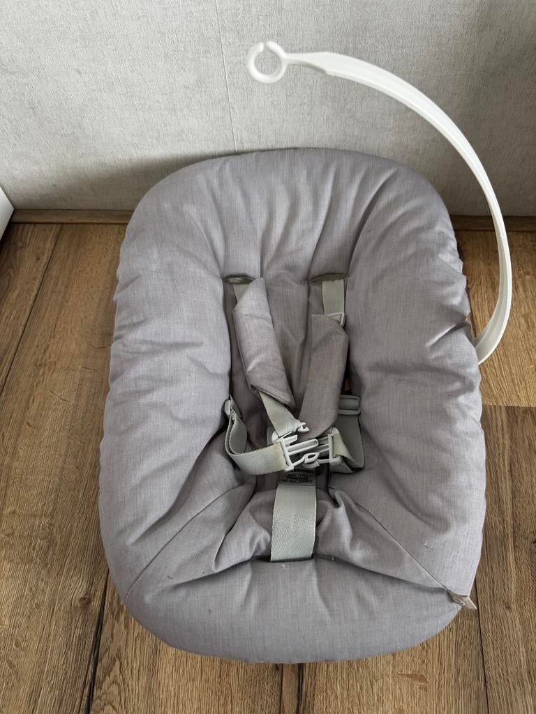 Stokke Newborn Set Zo goed als nieuw met speelgoedhanger, Kinderen en Baby's, Kinderstoelen, Ophalen, Zo goed als nieuw, Overige typen