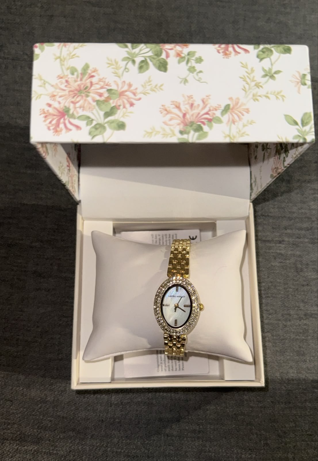 Laura Ashley oval stone gold case bracelet watch, Overige merken, Polshorloge, Ophalen of Verzenden, Zo goed als nieuw