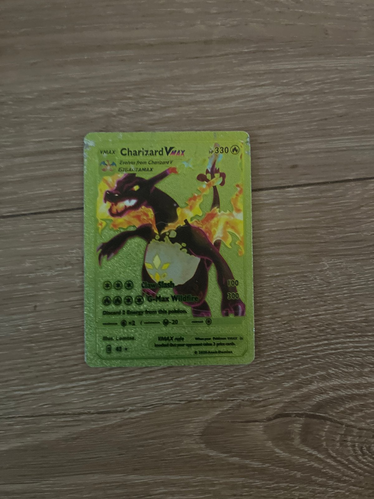 Charizard VMAX Gouden Pokémon Kaart - Zeldzaam!, Ophalen of Verzenden, Gebruikt, Losse kaart, Foil