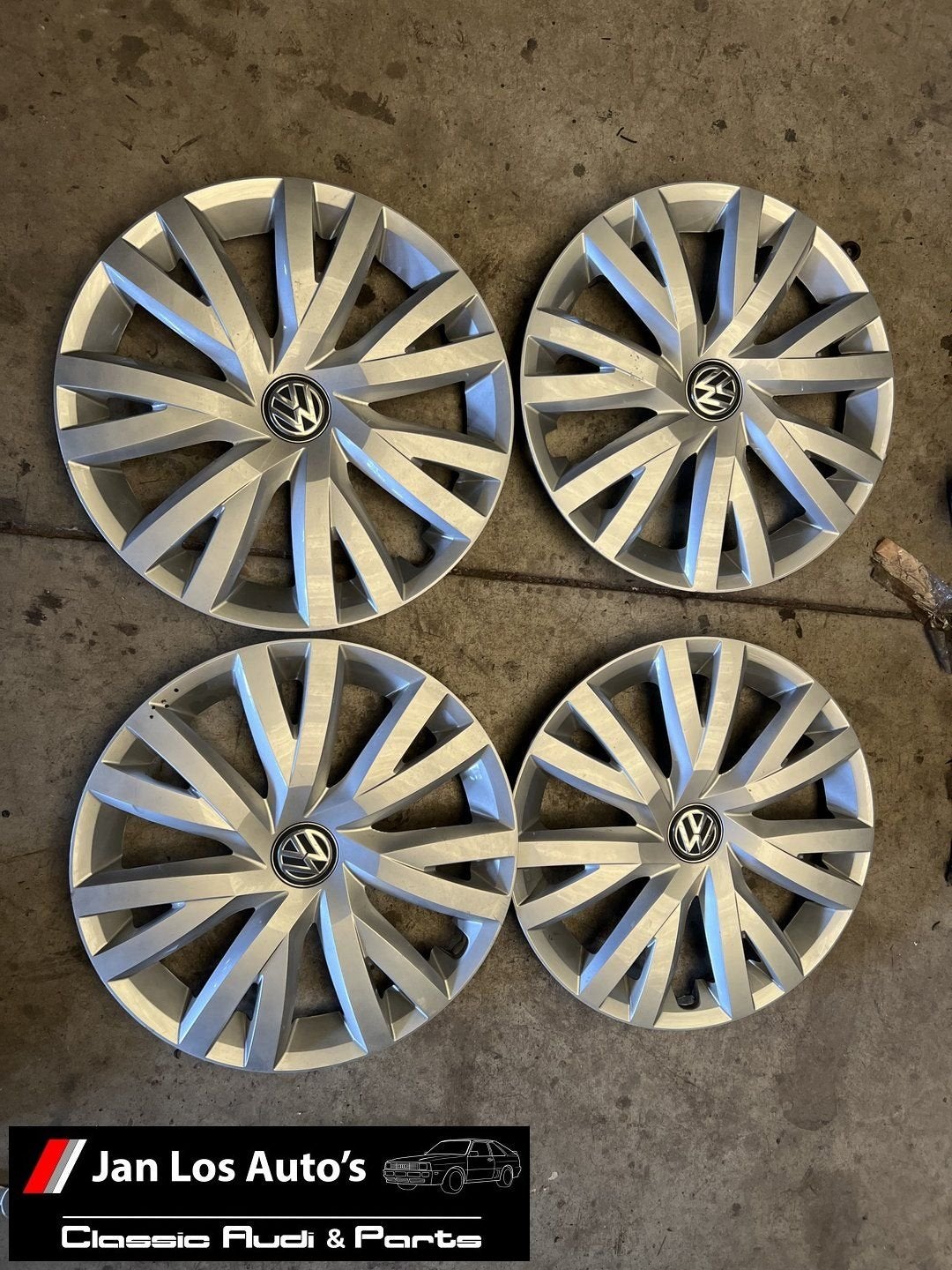 VW wieldop 16 “ inch set van 4 originele vw, Gebruikt, -, -, Ophalen of Verzenden