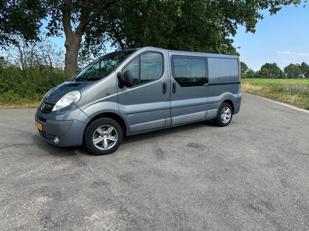 Opel Vivaro 2.0 D met rolstoellift, Auto's, Bestelauto's, Voorwielaandrijving, Stof, 1995 cc, 4 cilinders