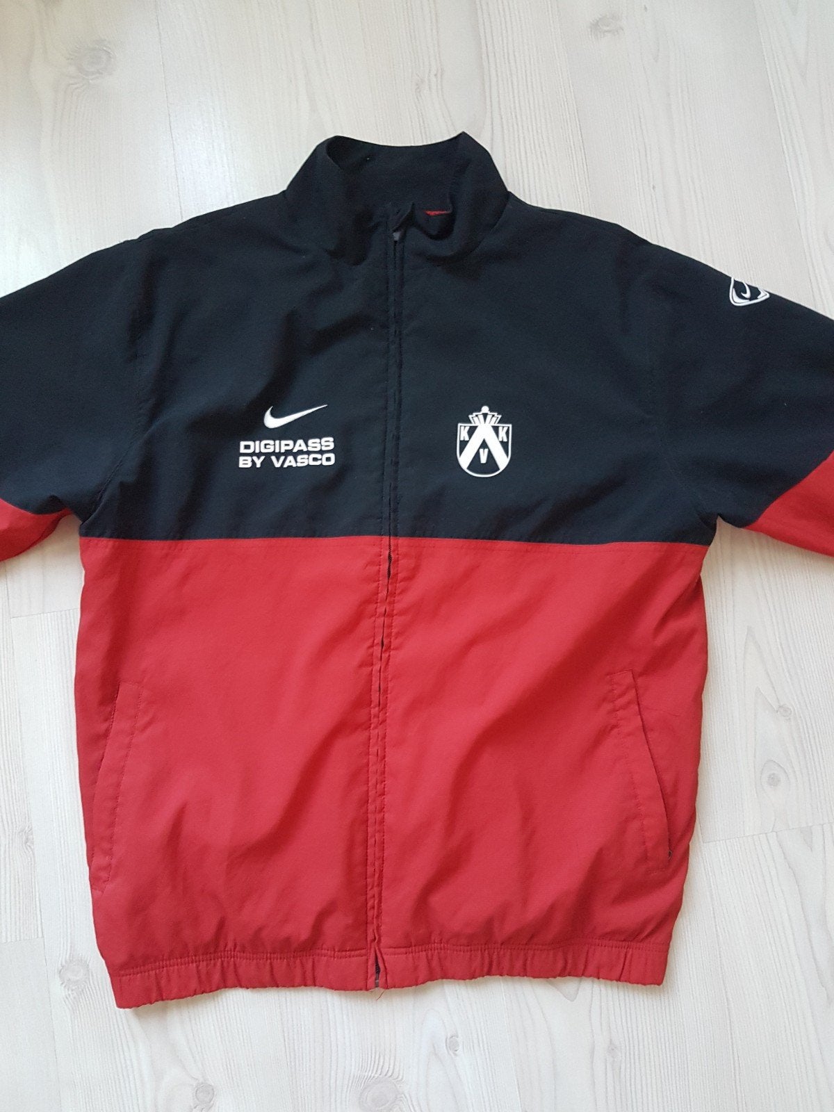 KV Kortrijk vintage trainingsjack size large, Ophalen of Verzenden, Zo goed als nieuw
