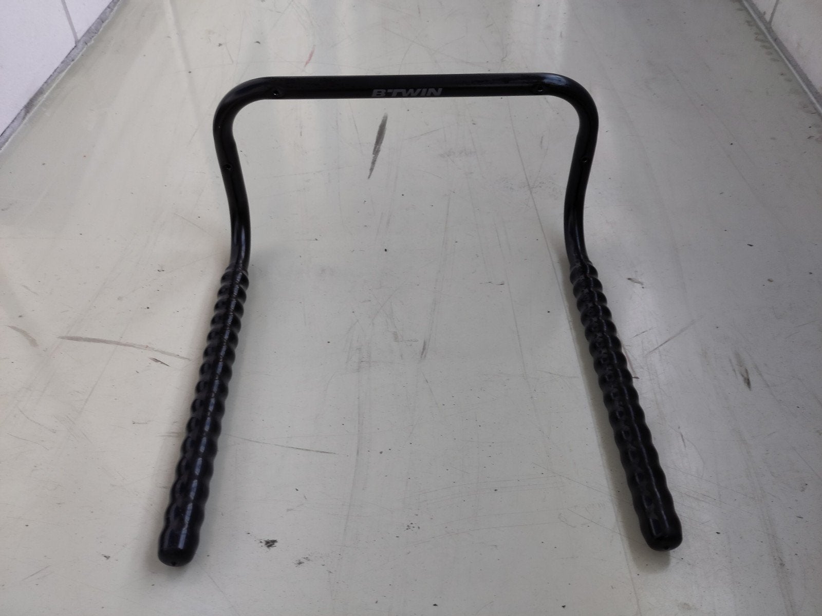 BTWIN wandbeugel voor 2 fietsen, Ophalen