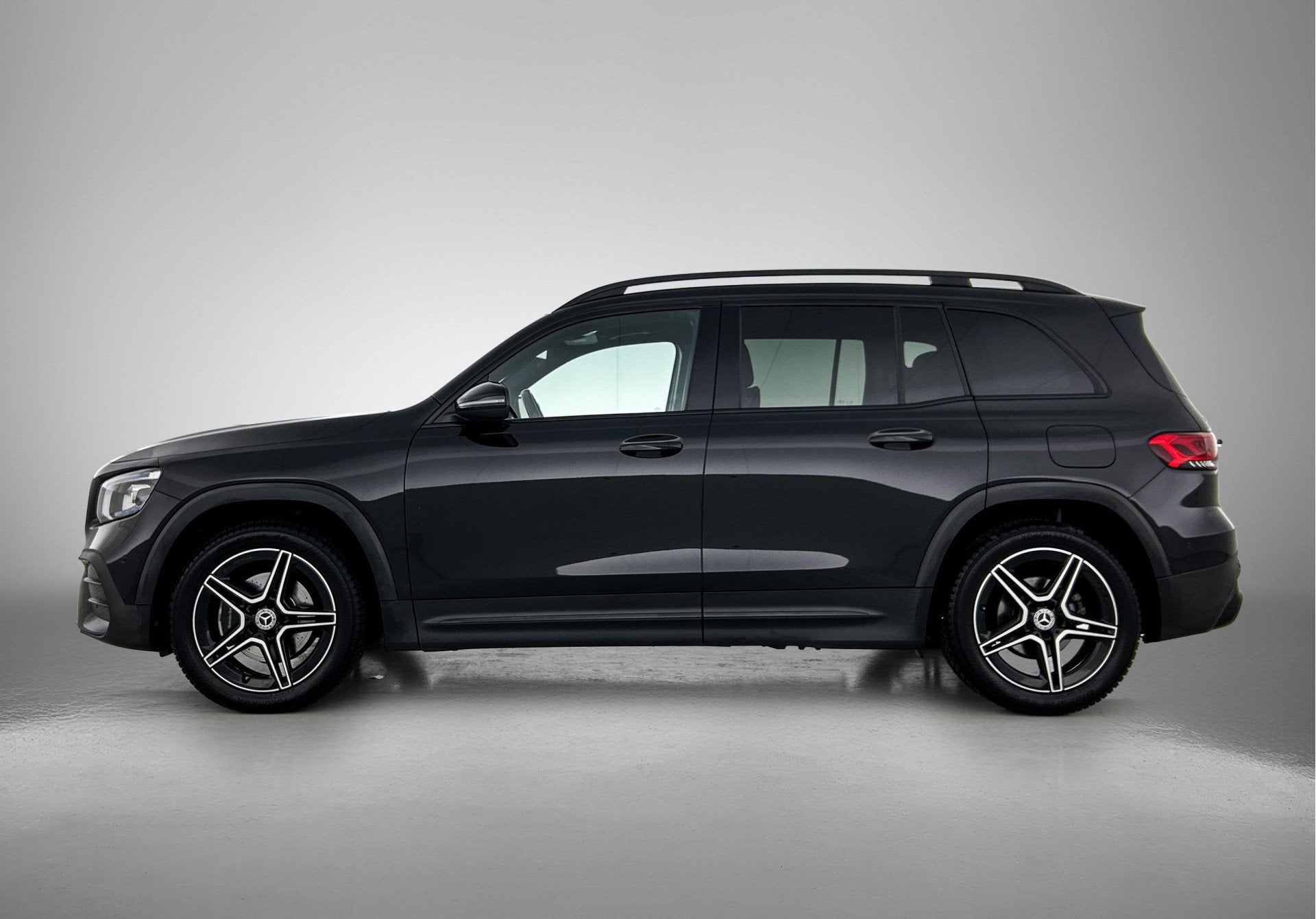 Mercedes-Benz GLB 180 Business Solution AMG | Panoramadak |, Auto's, 12 maanden, 136 pk, Gebruikt, 4 cilinders
