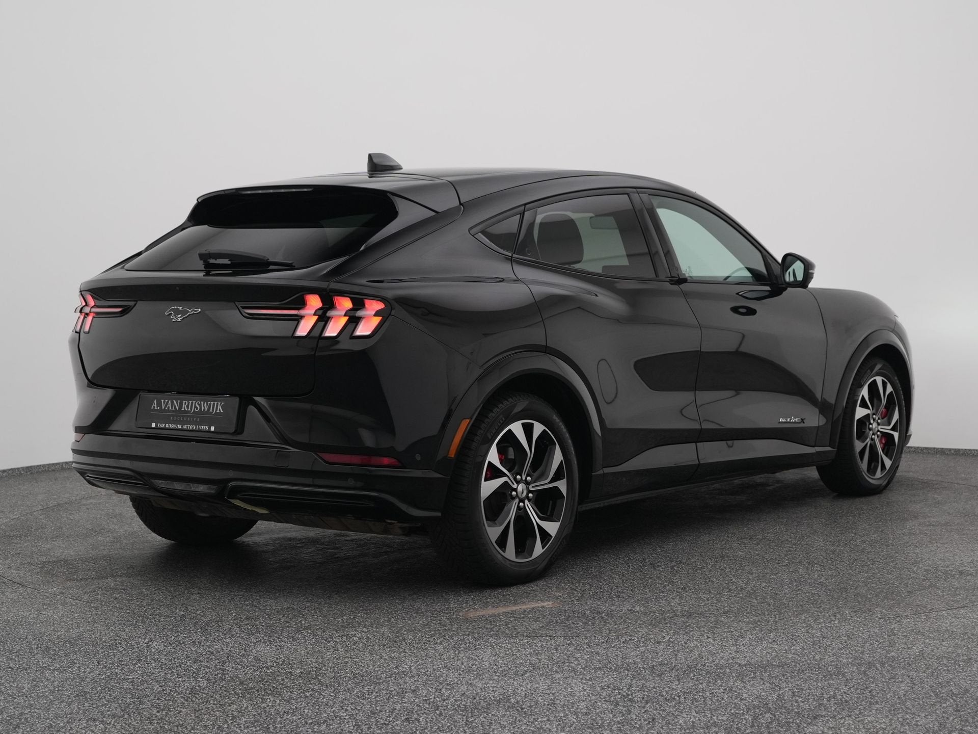 Foto 7 van Ford Mustang Mach-E Extended RWD 98 kWh | 360 | ADAPTIVE |