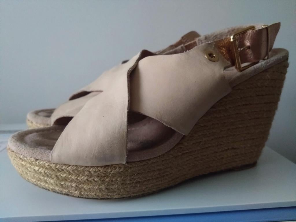 Sandalen/Espadrilles met sleehak beige maat 40 Poelman, Poelman, Beige, Ophalen of Verzenden, Espadrilles of Moccasins
