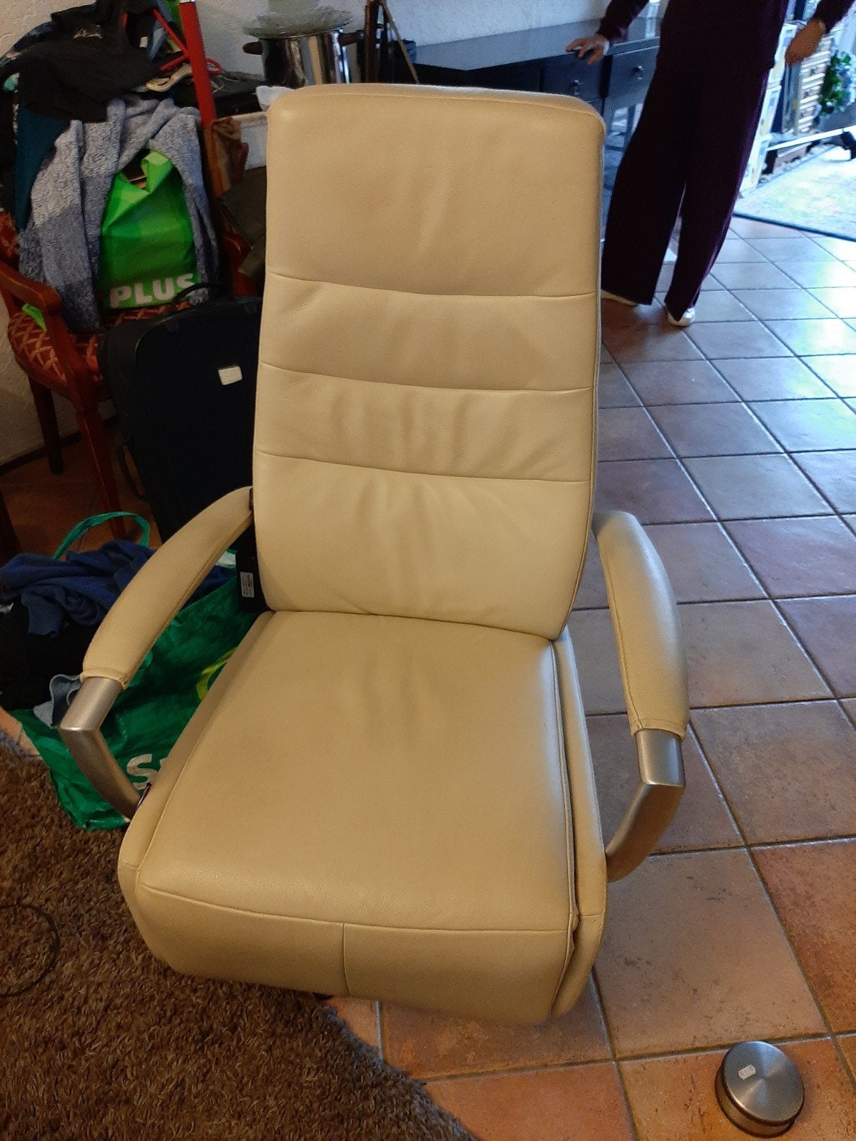 Beige Leren Relaxstoel Sta-op Stoel, Ophalen, Gebruikt, Leer