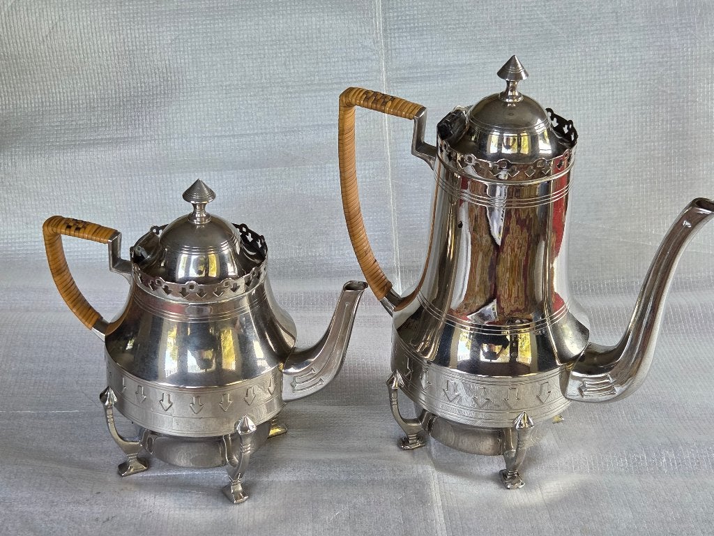 vintage theepot + koffiepot op 4 pootjes, met rotan handvat, Antiek en Kunst, Ophalen