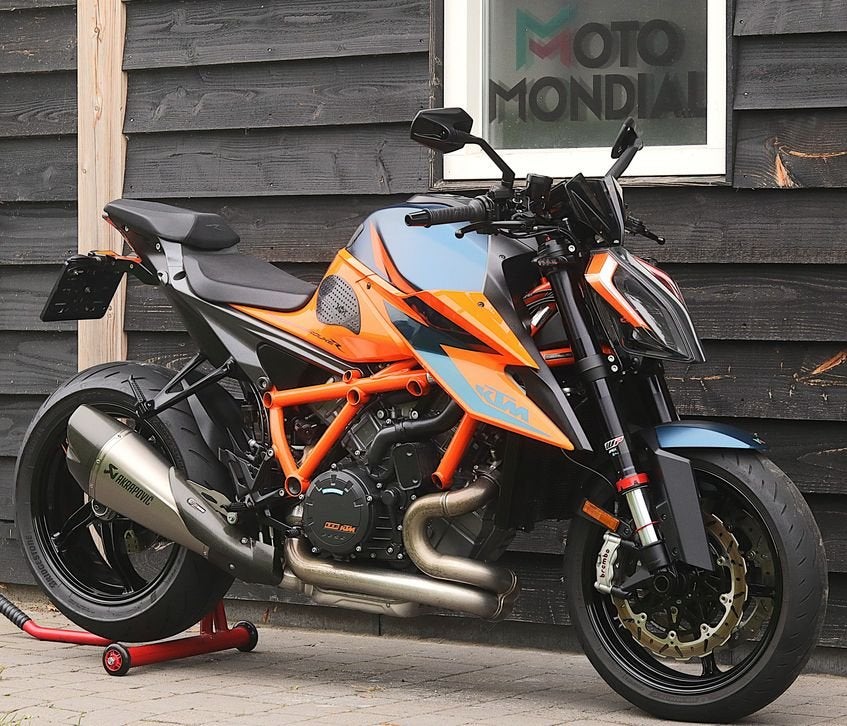 KTM 1290 SUPER DUKE R (bj 2022) Akrapovic, 2 cilinders, KTM, Motorrijbewijs A, Bedrijf