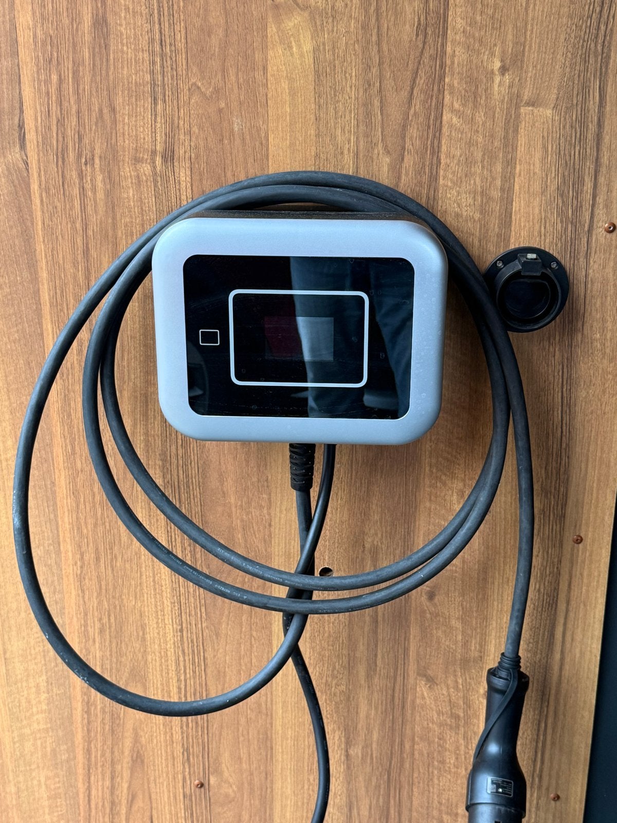 Laadstation 22kW met display en vaste kabel, Auto diversen, Ophalen, Zo goed als nieuw, Laadpaal