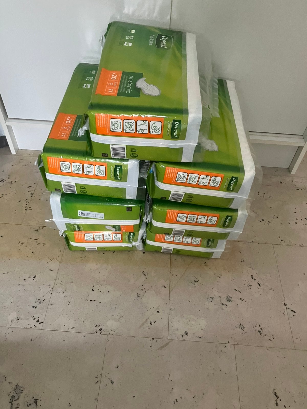 Depend. Anatomic  luiers  volwassenen, Diversen, Verpleegmiddelen, Ophalen, Nieuw