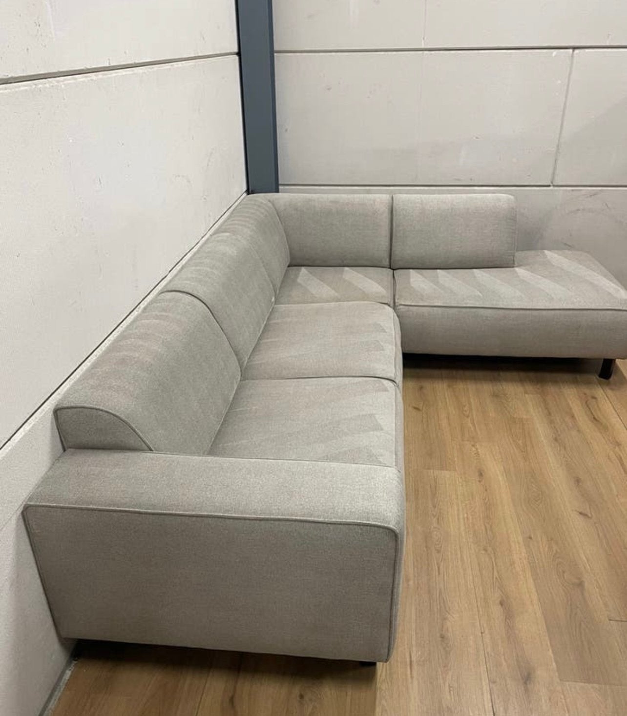 Mooie luxe suede hoekbank, Huis en Inrichting, Banken | Bankstellen, Ophalen, 250 tot 300 cm, Luxe, Hoekbank
