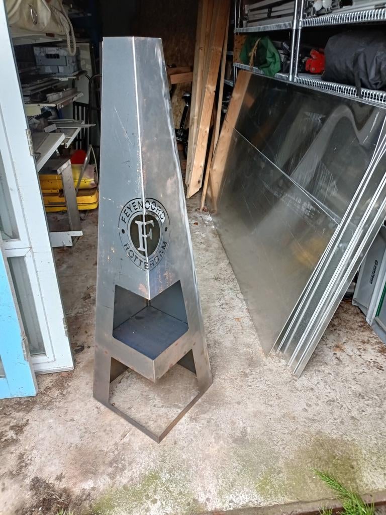 Nieuwe Feyenoord terraskachel uit cortenstaal, Tuin en Terras, Tuinhaarden, Ophalen, Nieuw