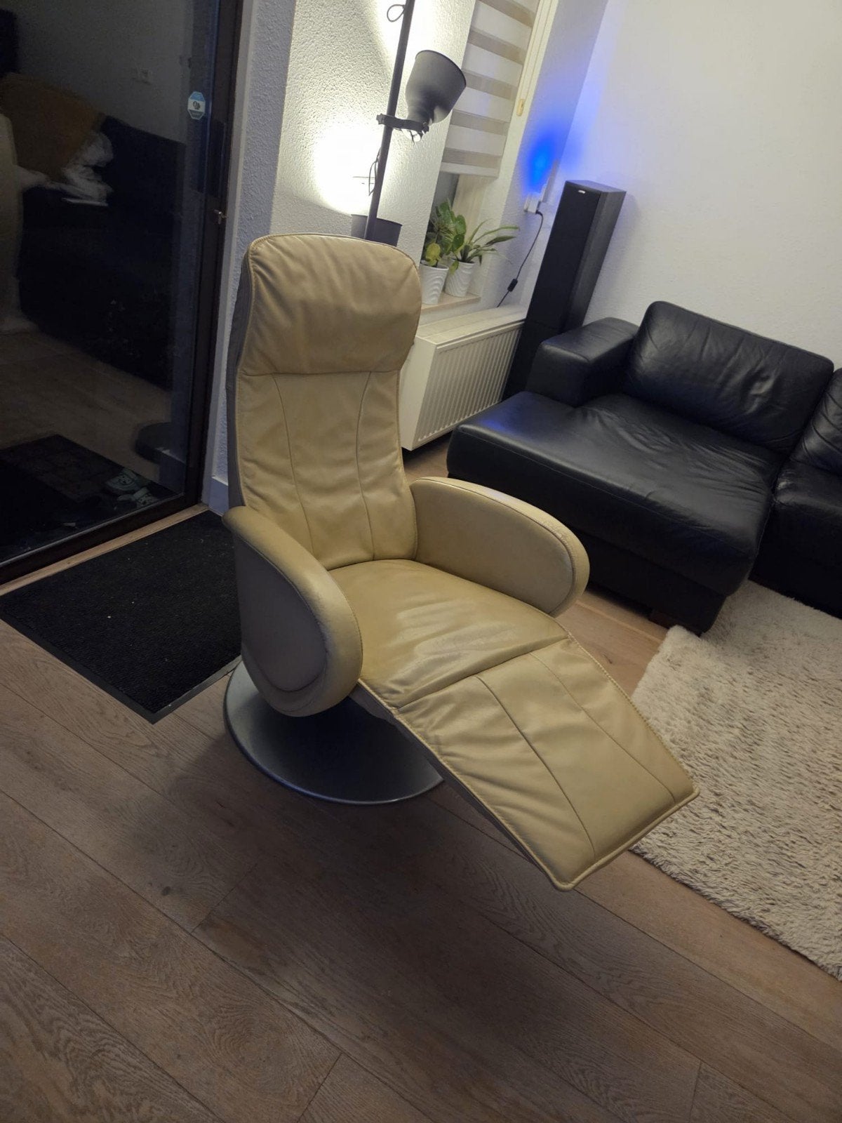 Mooie relaxfauteuil / draaifauteuil – beige leer, Ophalen, Gebruikt, 50 tot 75 cm, Leer