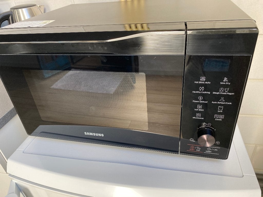 Samsung MC32K7055CK combimagnetron 32L – HotBlast / Slim Fry, Ophalen, Combimagnetron, Zo goed als nieuw, Draaiplateau
