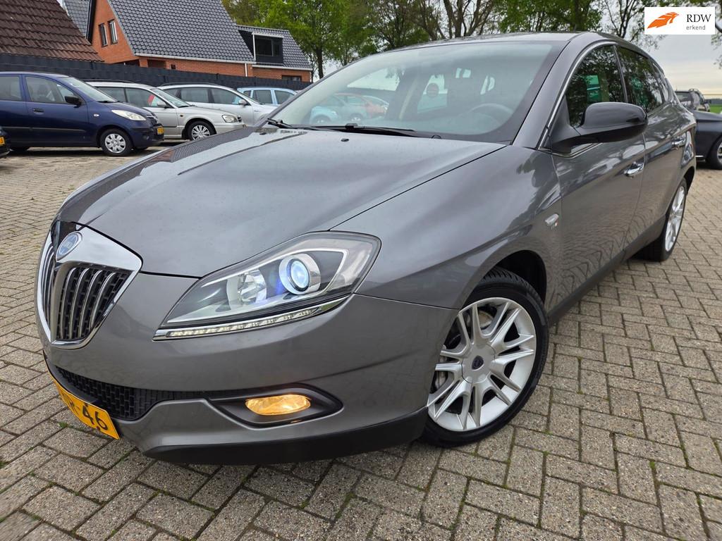 Lancia Delta 1.8-16V Di Oro 2010 Automaat/Climate/Cruise/Led, Euro 5, Gebruikt, Zwart, 1405 kg