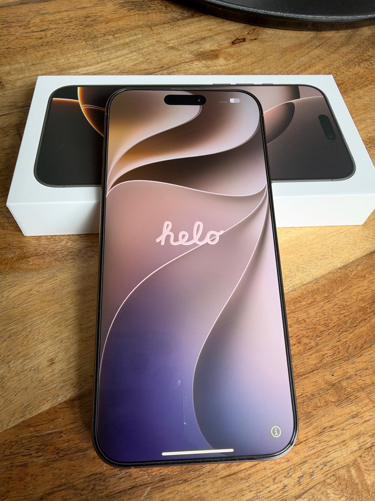 iPhone 16 Pro Max 256GB Desert Titanium - Zo goed als nieuw