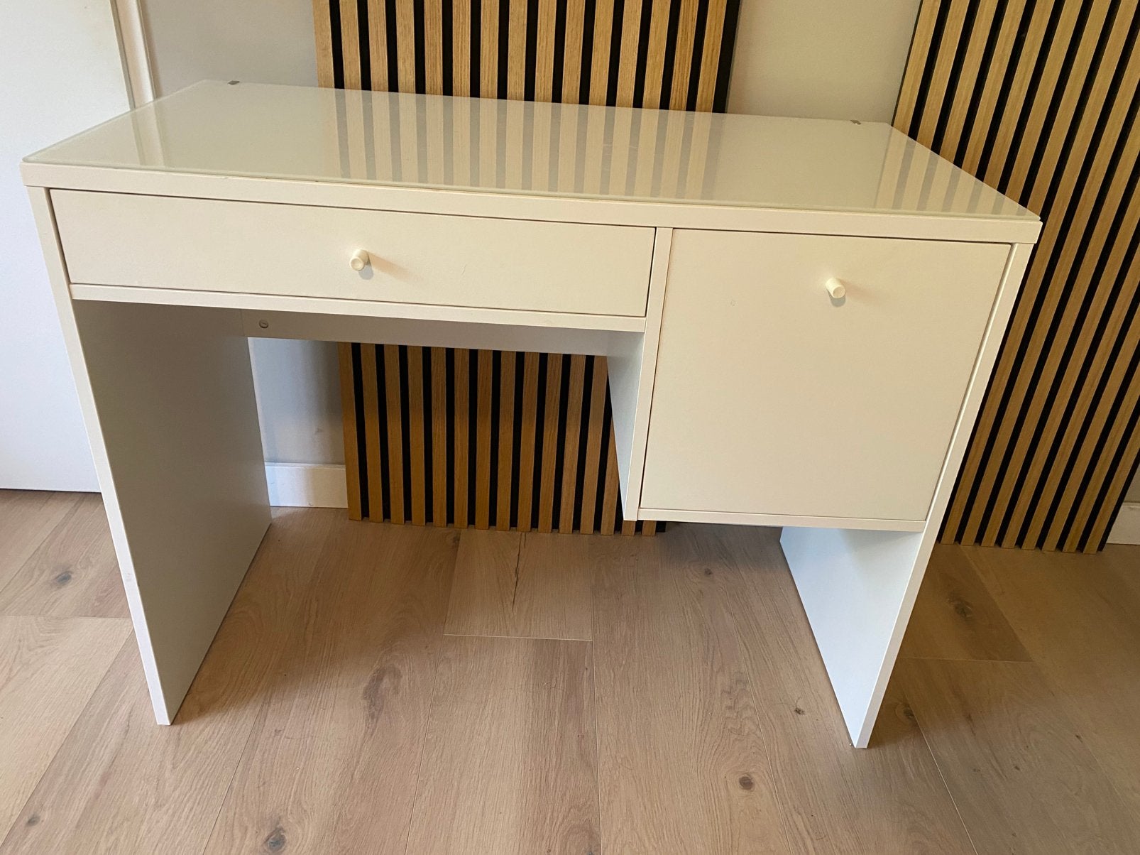 Ikea toilettafel/bureau Syvde, Ophalen, Zo goed als nieuw