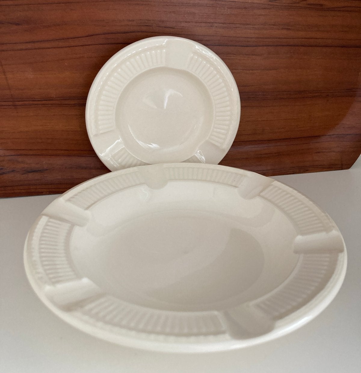 Wedgwood Edme asbakken - set van 2 stuks - schalen, Verzenden, Zo goed als nieuw, Asbak