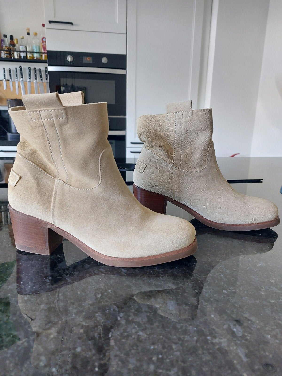 Shabbies enkellaarzen maat 38 als nieuw, Kleding | Dames, Schoenen, Shabbies, Beige, Lage of Enkellaarzen, Ophalen of Verzenden