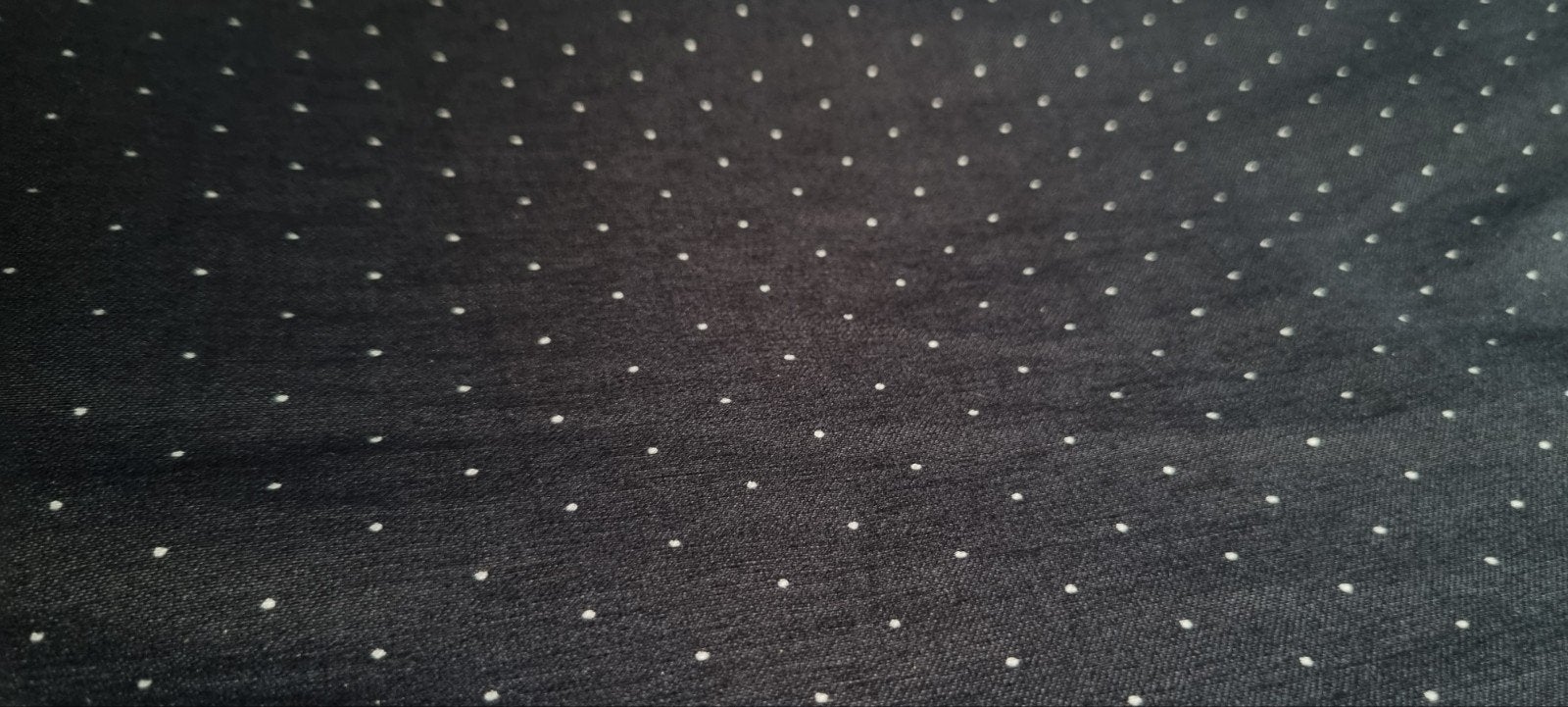 Nieuwe stof op rol donkerblauw 60 meter met stippen, Hobby en Vrije tijd, Ophalen, Blauw, 120 cm of meer, Katoen