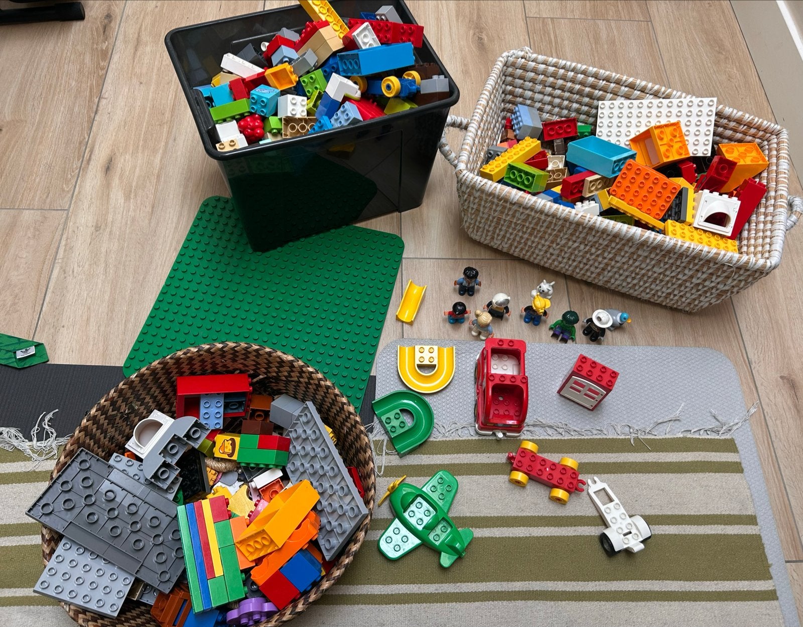 Grote Duplo collectie: poppetjes, knikkerbaan, voertuigen, Ophalen, Inclusief minifiguren, Gebruikt, Overige thema's
