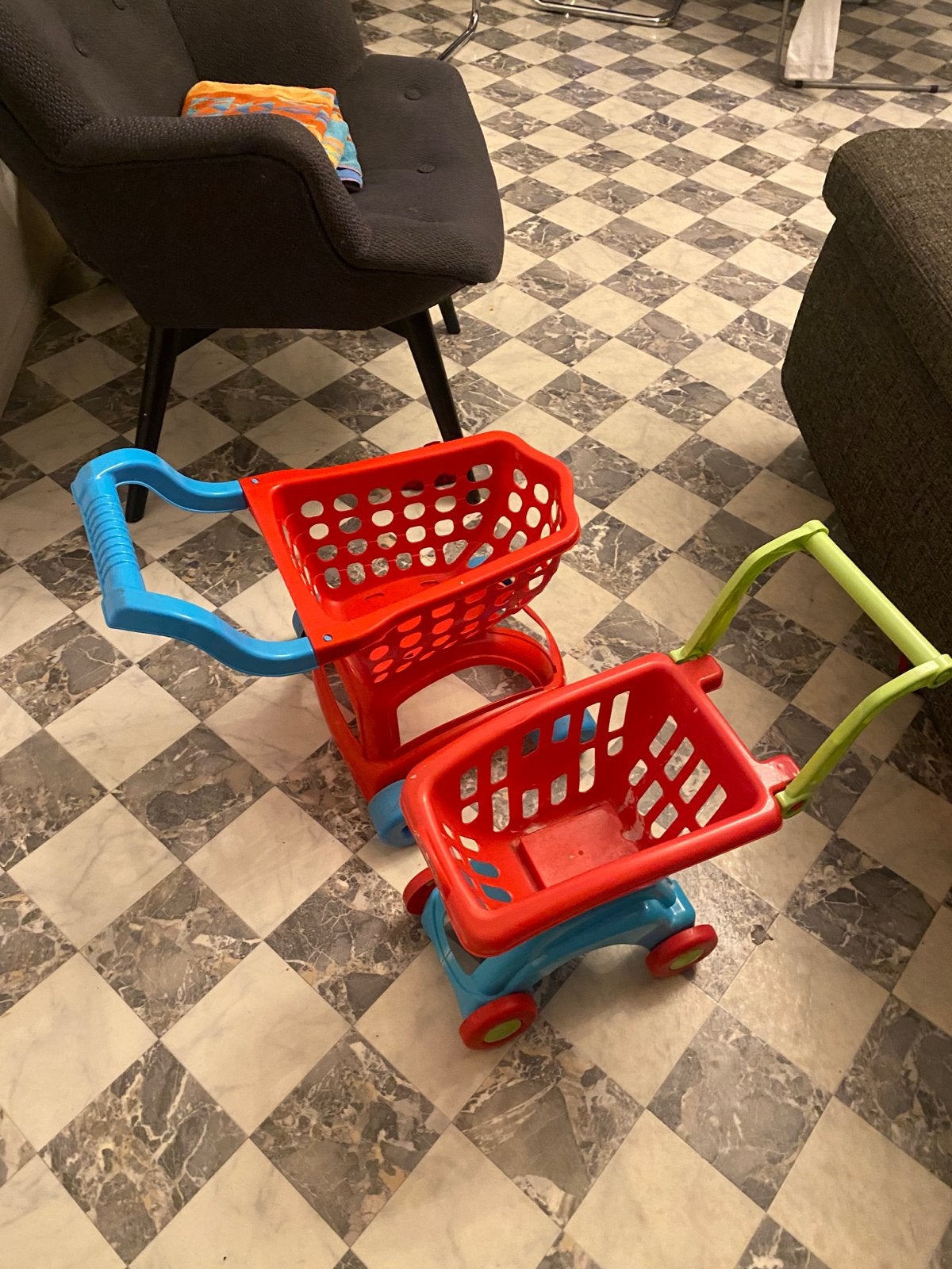 2x Speelgoed Winkelwagentjes - Rood/Blauw & Rood/Groen, Ophalen of Verzenden, Gebruikt, Jongen of Meisje