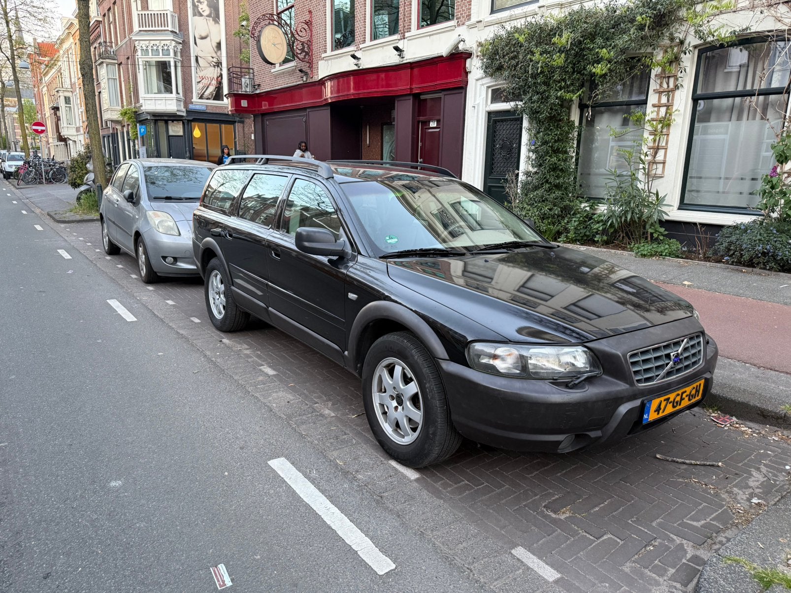 Volvo V70 2.4 T XC 4WD 2000 Zwart, 1800 kg, Beige, Zwart, Stationwagon