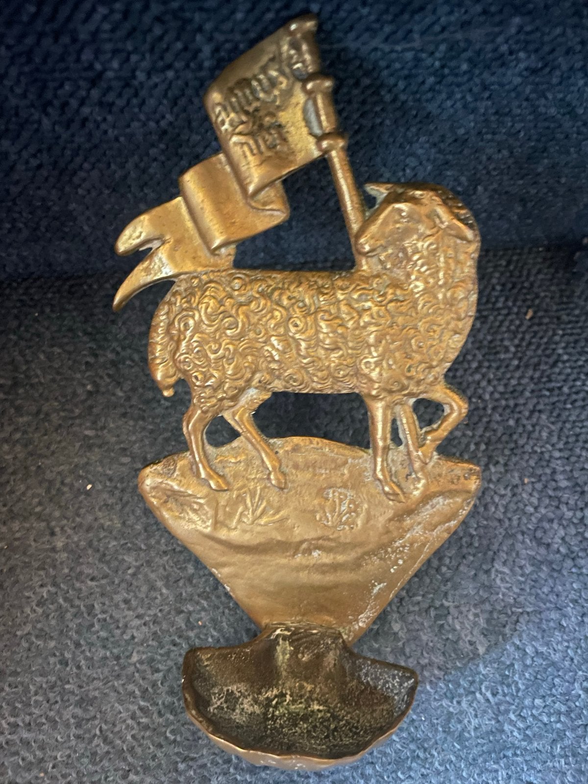 Antiek 18e eeuwse wijwaterbakje met het lam gods, 20,5 cm, Antiek en Kunst, Ophalen of Verzenden