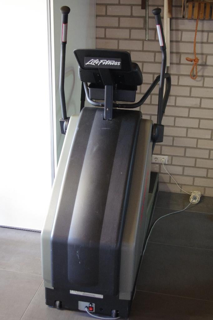 Life Fitness crosstrainer 9500HR Classic Front Driven, Ophalen, Gebruikt, Buik, Crosstrainer