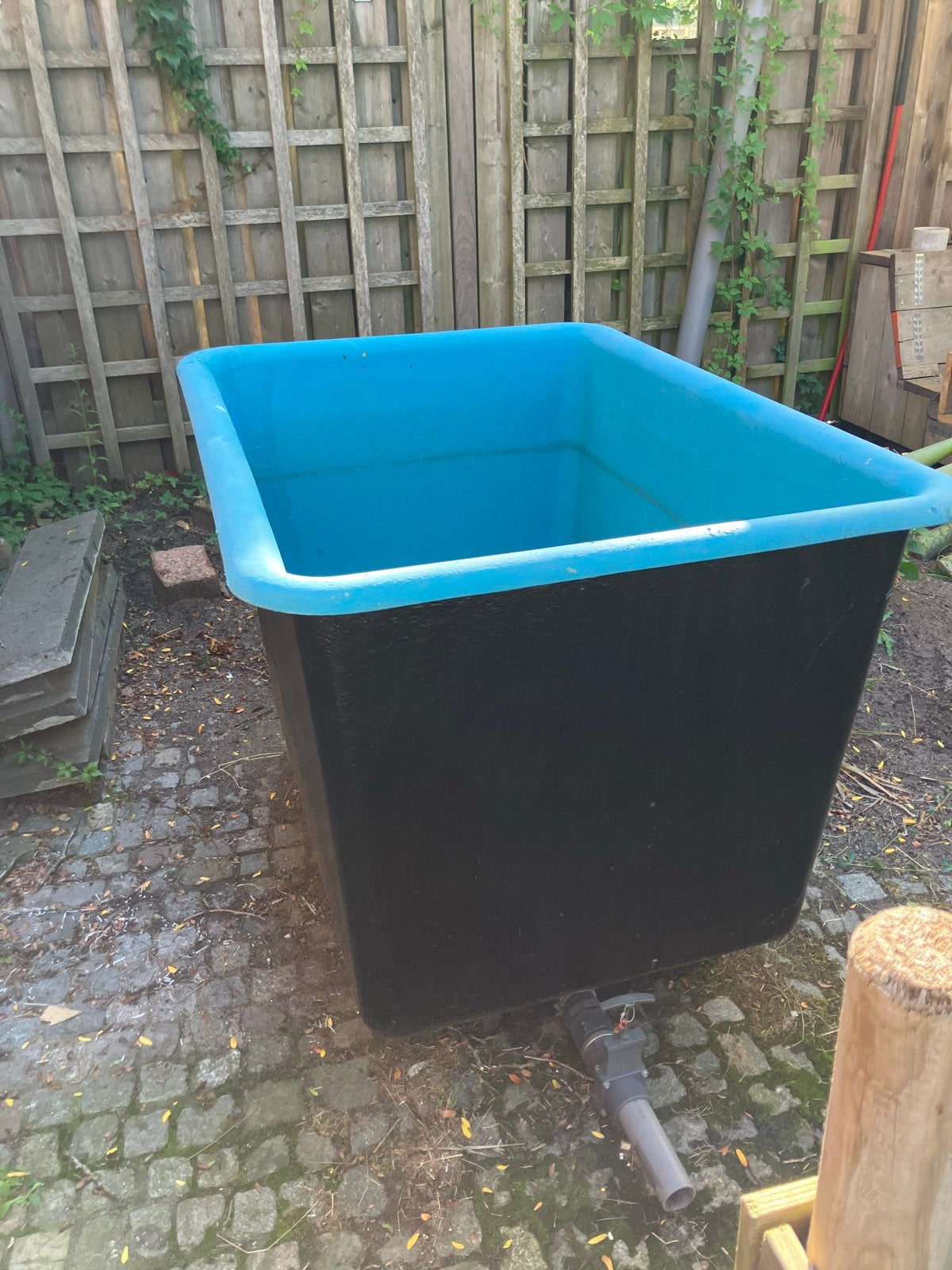 Grote kunststof bak met afvoer / quarantaine koi vissen, Tuin en Terras, Vijvers, Ophalen, Gebruikt