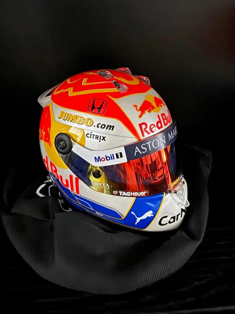 Max Verstappen 2020 Oostenrijk helm op schaal 1:2, Verzamelen, Automerken, Motoren en Formule 1, Ophalen of Verzenden, Nieuw, Formule 1
