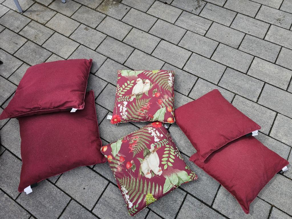 Madison Sierkussens Bordeaux Rood & Tropische Print (6 st), Ophalen, Zo goed als nieuw, Rood, Vierkant