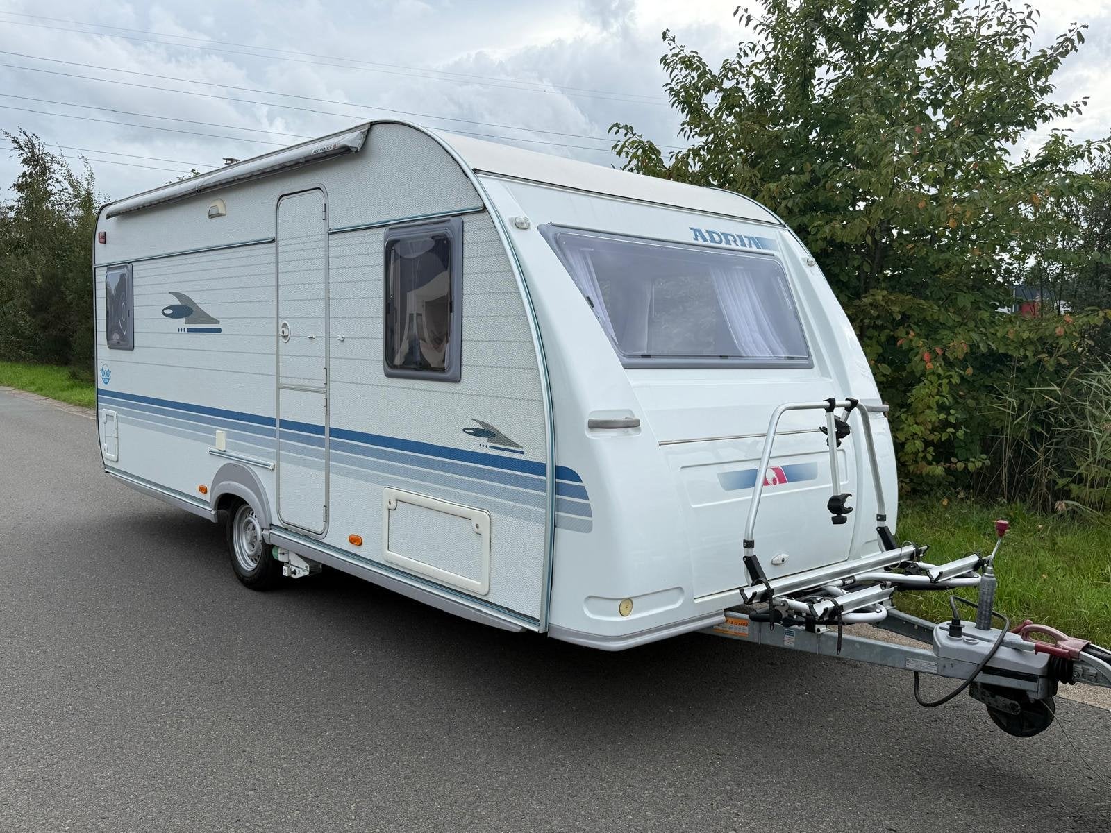 Adria BWJ 2005 ADORIX 512 UP MOVER | TULE FIETSENREK | BADKA, Vast bed, Bedrijf, Adria, Azieweg 17
9407TC  ASSEN, NL