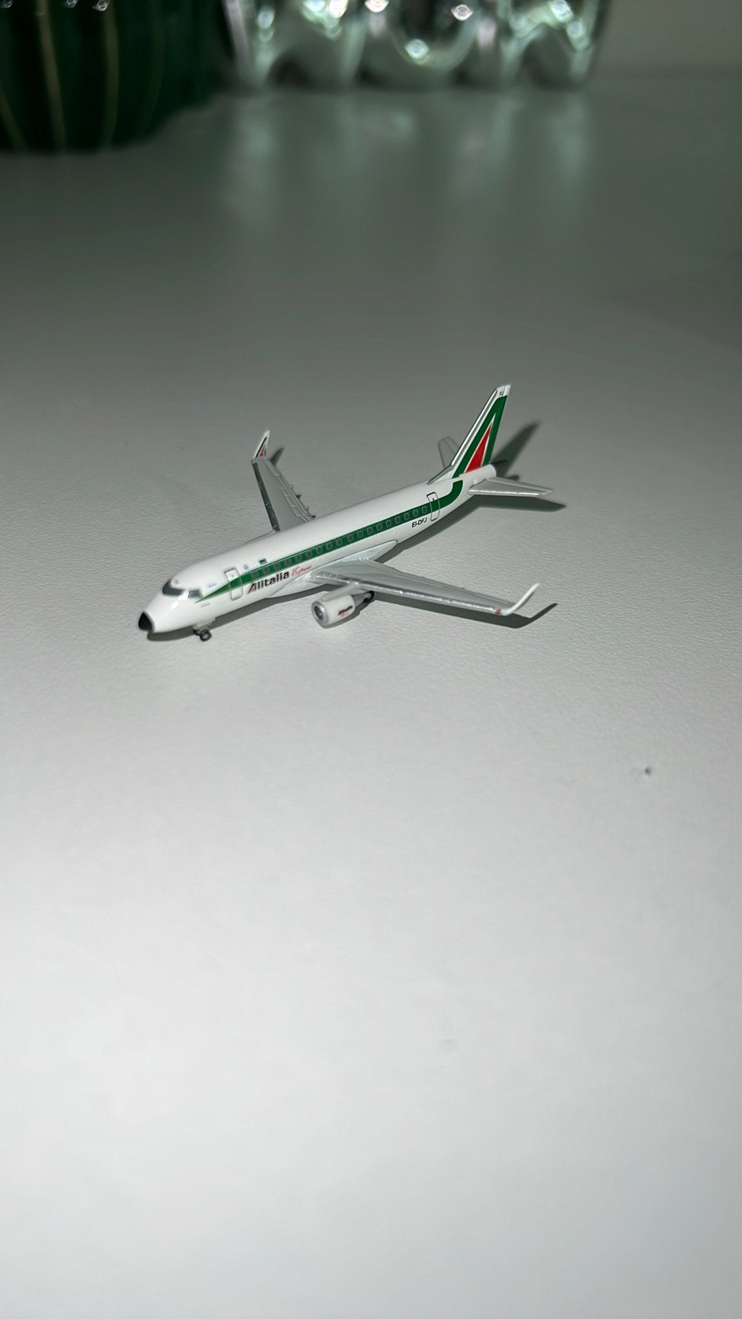 Embraer ERJ-170 Alitalia, Ophalen of Verzenden, Zo goed als nieuw, Schaalmodel