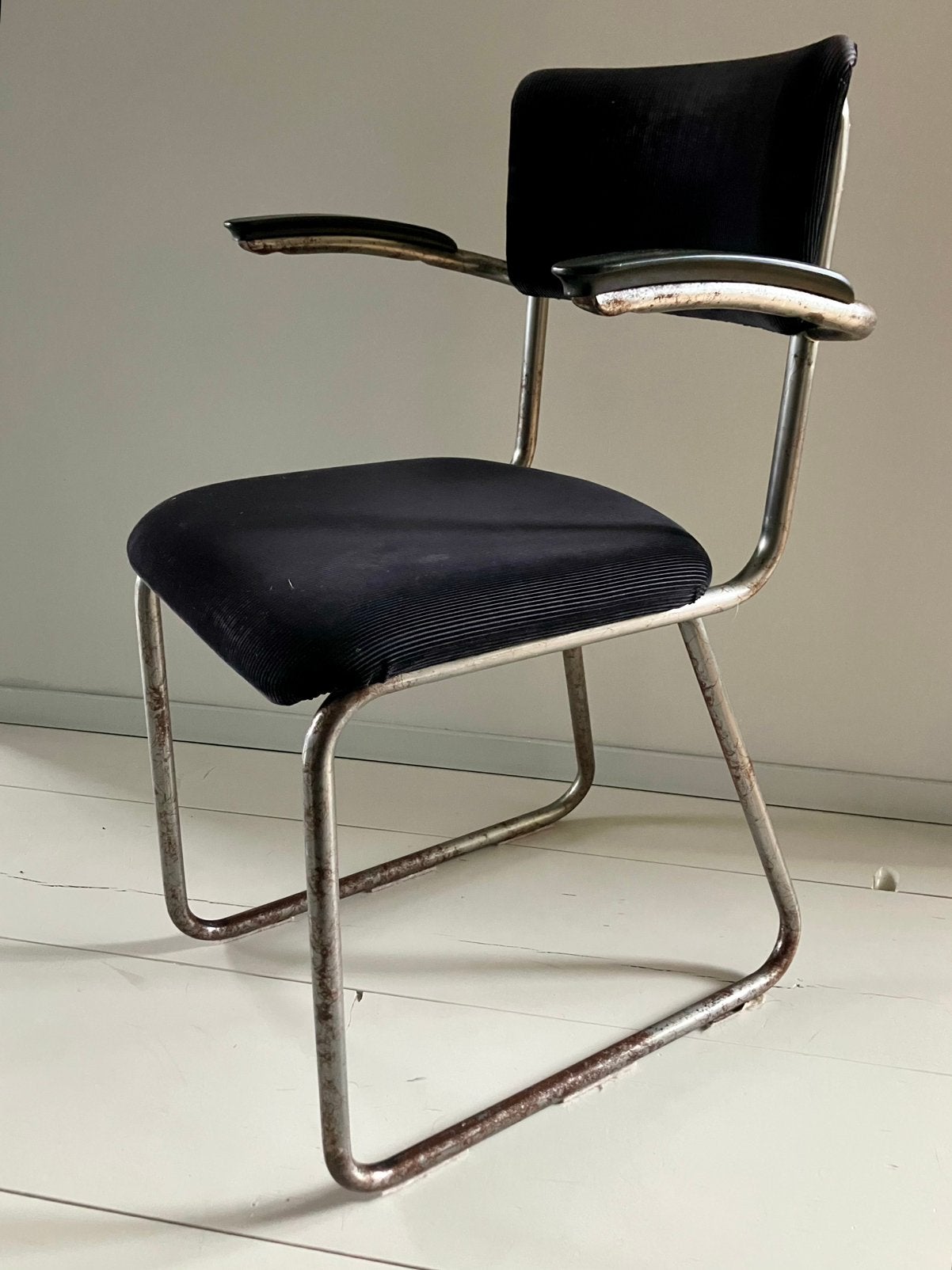 1x buisframe stoel met donkerblauwe rib stoffering, Ophalen, Gebruikt, Design, Retro, Vintage, Blauw