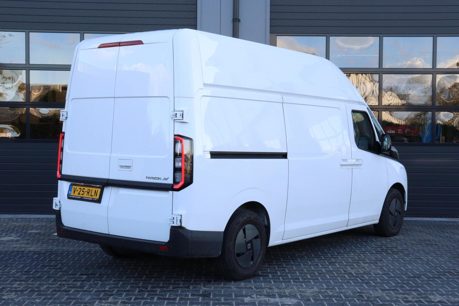 Farizon SV 83kWh L2H3 l 231PK l AIRCO l 360 CAMERA l FULL OP, Overige merken, Dealer onderhouden, Gebruikt, Zwart