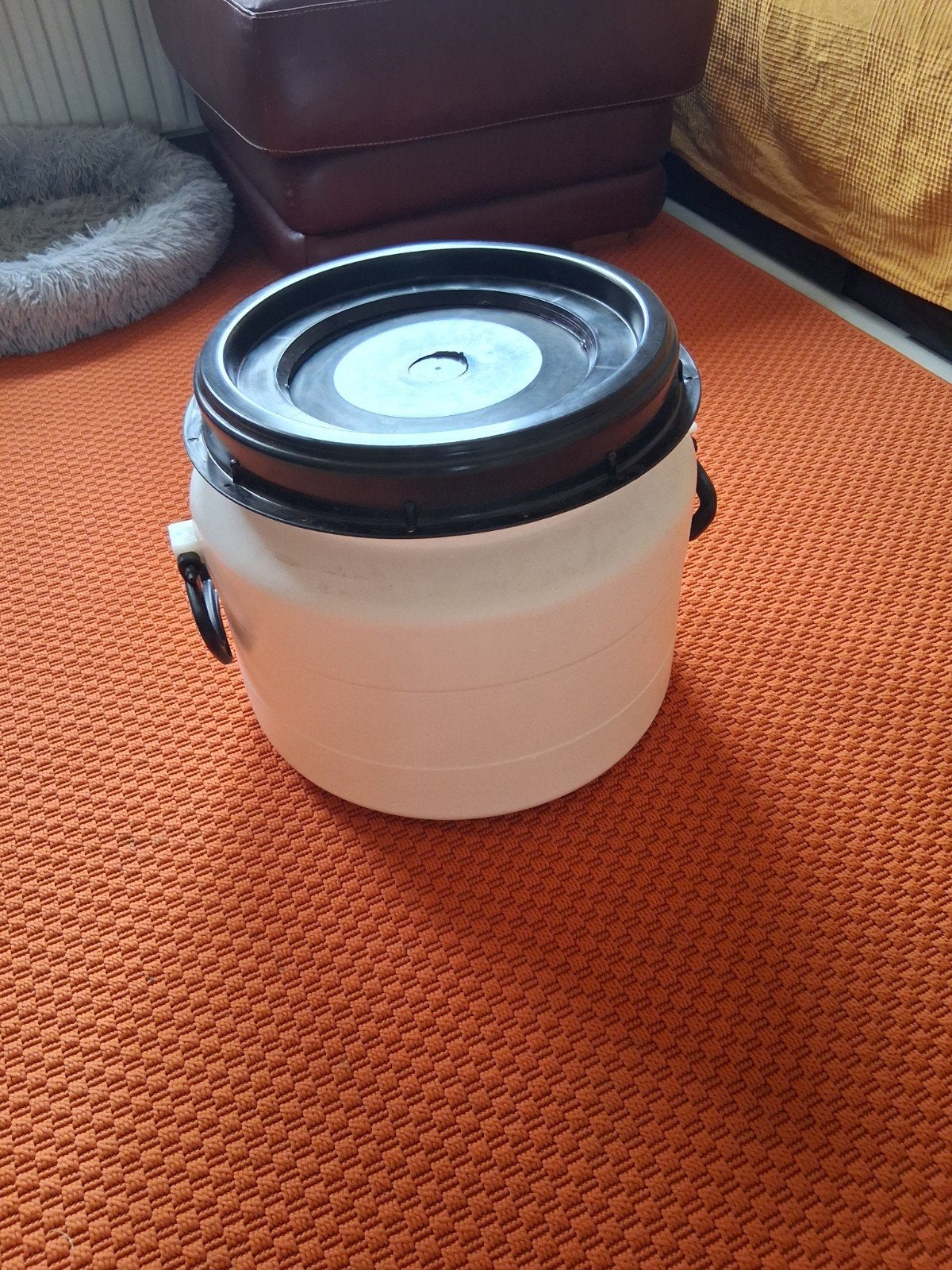 VOERTON 30 Liter NIEUW, Ophalen