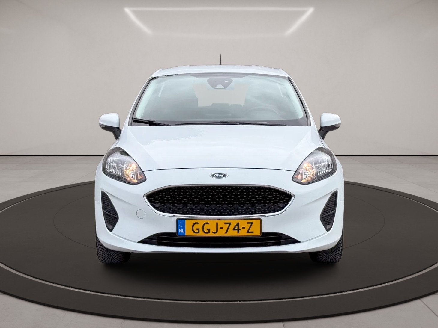 Ford Fiesta 1.1 * NIEUWE APK * PARKEERSENSOREN * CAR PLAY *, Voorwielaandrijving, Stof, Gebruikt, Wit