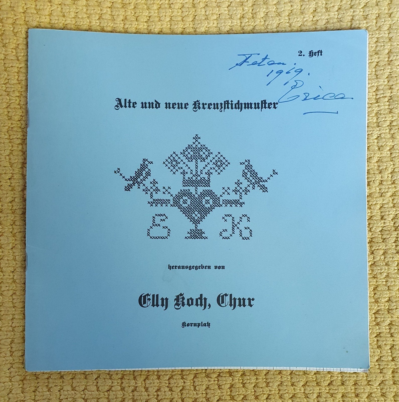 vintage 1969 merklap zwitsers patronenboekje, Hobby en Vrije tijd, Borduren en Borduurmachines, Verzenden, Patroon