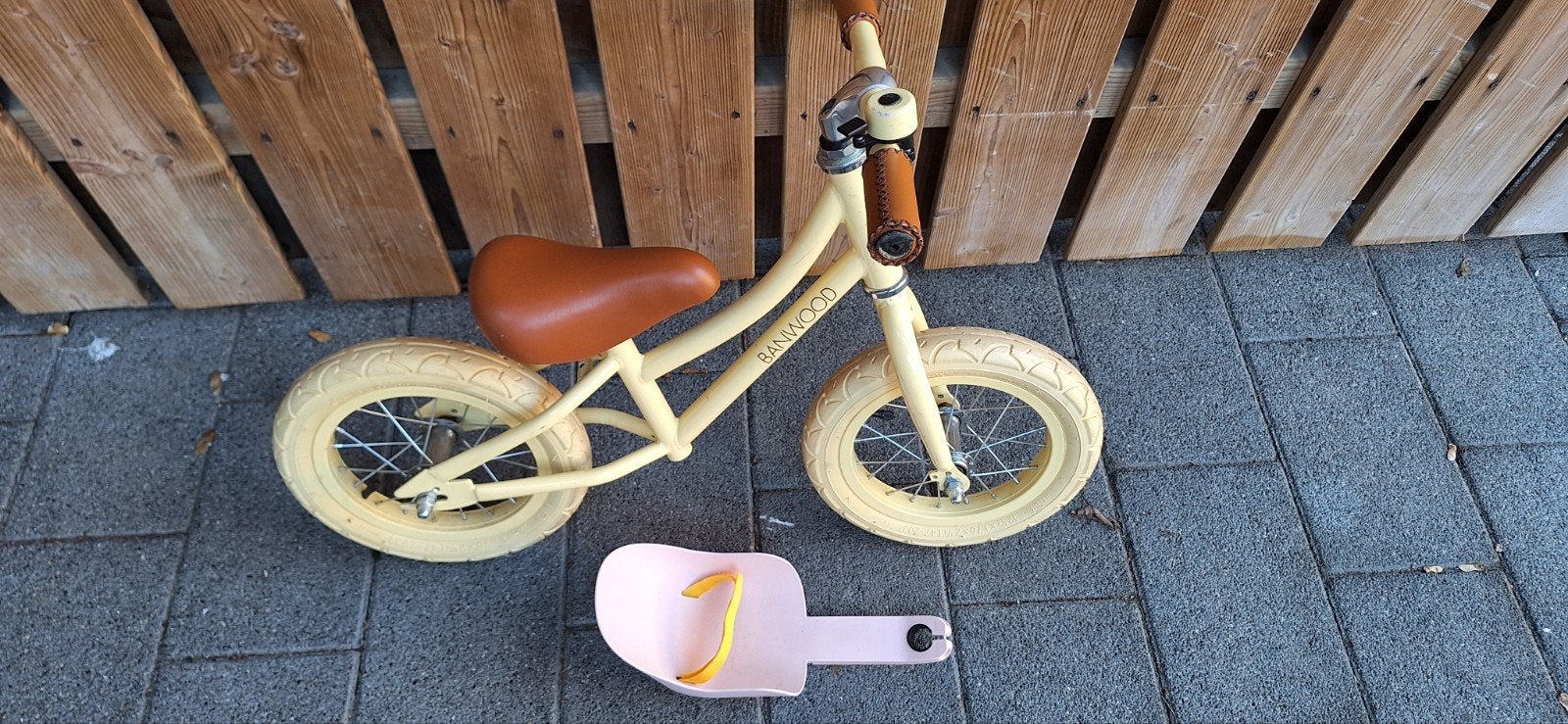 Banwood loopfiets incl. gratis poppenzitje., Fietsen en Brommers, Fietsen | Kinderfietsjes, Ophalen, Zo goed als nieuw, Minder dan 16 inch