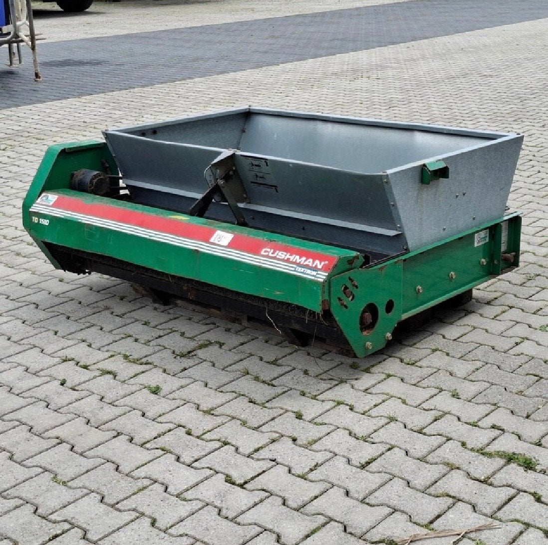 Cushman TD 1500 Strooier bezander top dresser, Ophalen, Strooier
