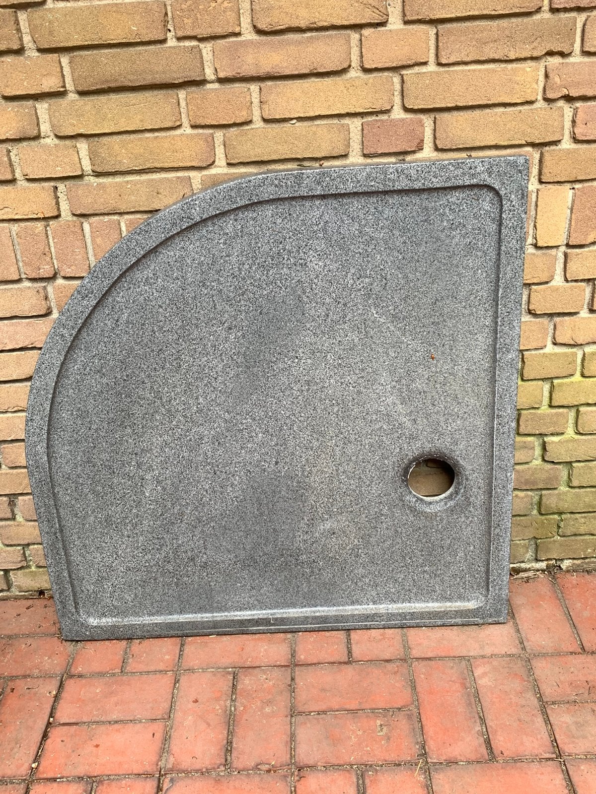Douchebak van massief graniet. Halfrond 90 x 90 x 4 cm., Ophalen, Zo goed als nieuw, Steen, Douche