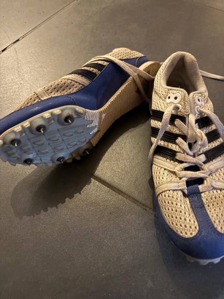 Adidas Spikes - Hardloopschoenen met Spikes, Adidas, Gebruikt, Ophalen of Verzenden, Spikes
